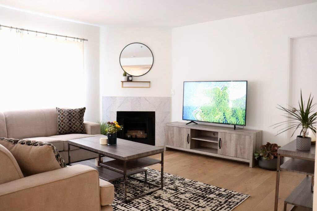 Heart Of West Hollywood Modern Suite 2 Bedroom 2 Bath Los Angeles Exterior photo