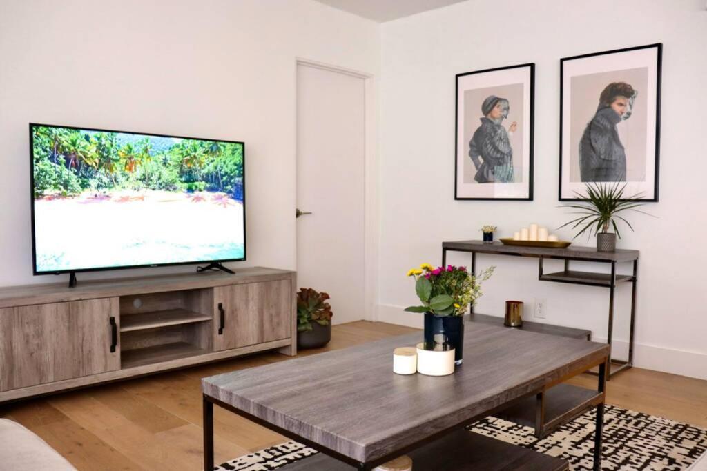 Heart Of West Hollywood Modern Suite 2 Bedroom 2 Bath Los Angeles Exterior photo